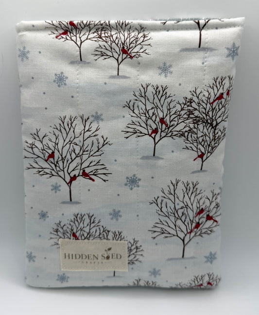 Quilted Kindle Sleeve - Winter Cardinals